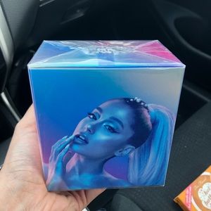 Ariana grande cloud